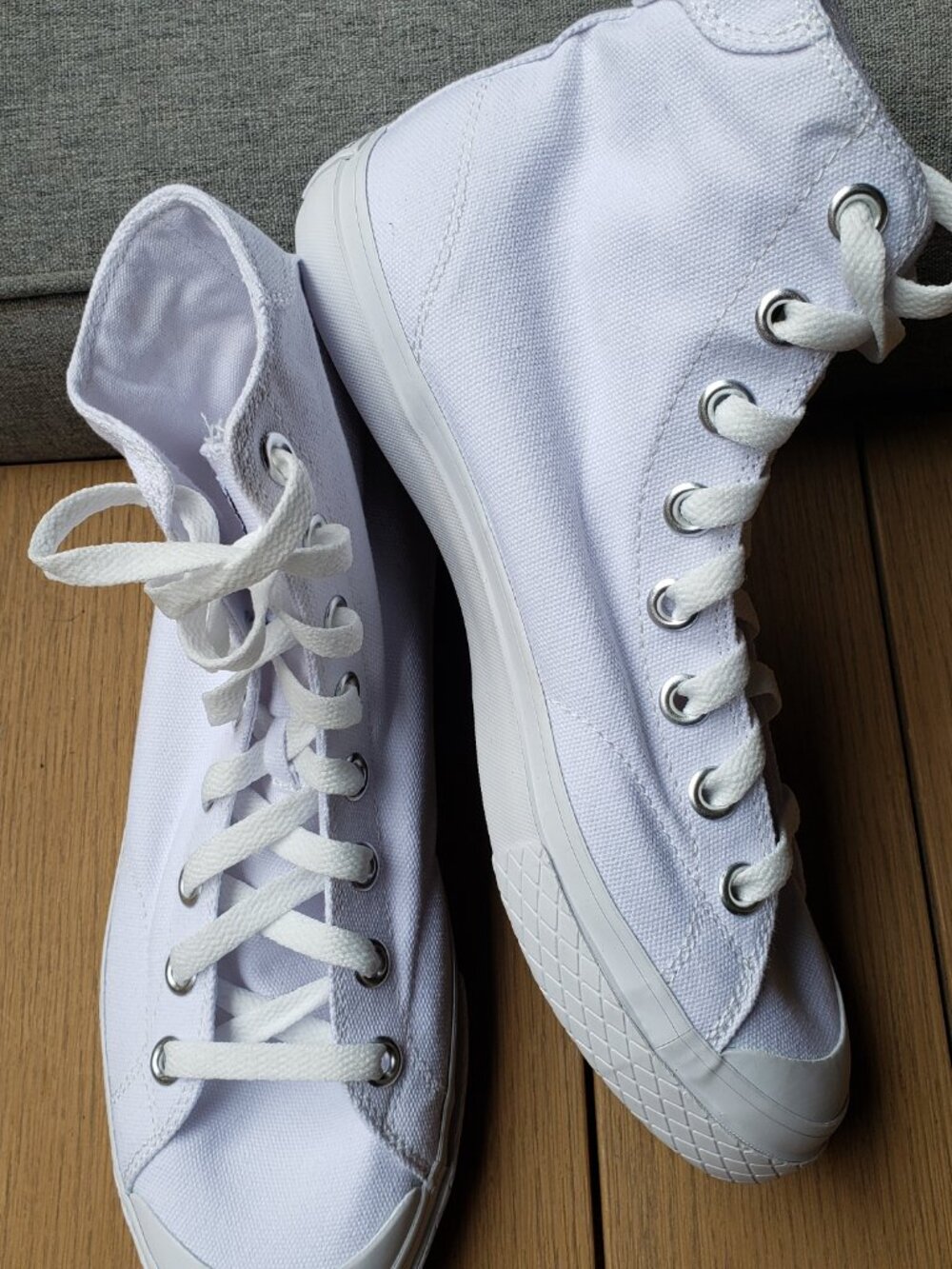 BNWoT FILA Tarp Bright White Canvas Lifestyle Sneakers (9) KICKS